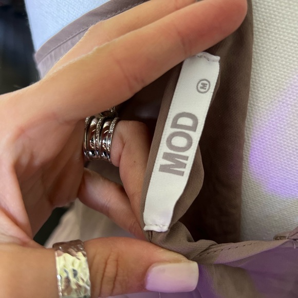 Embroidered romper - Picture 3 of 4